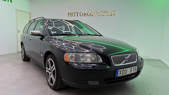 Volvo V70 2 of 5