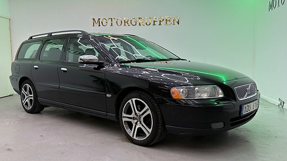 Volvo V70 4 of 5