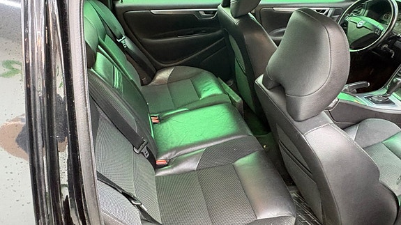 Volvo V70 14 of 20