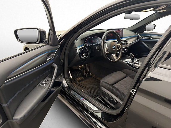 BMW 530e 11 of 30
