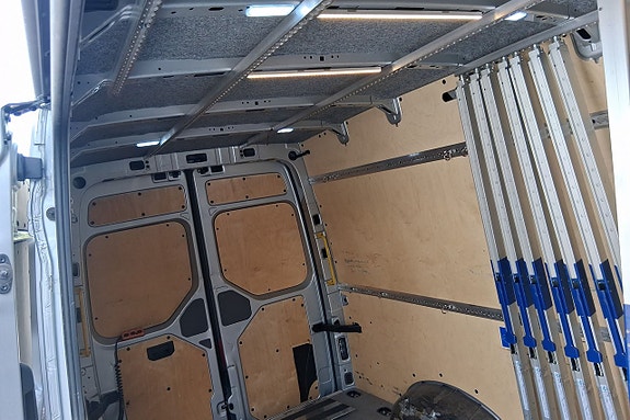 Volkswagen Crafter 13 of 13