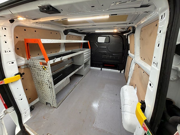 Ford Transit Custom 12 of 30