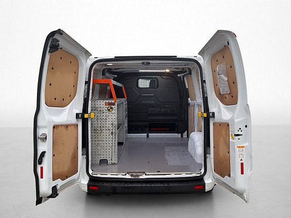 Ford Transit Custom 11 of 30