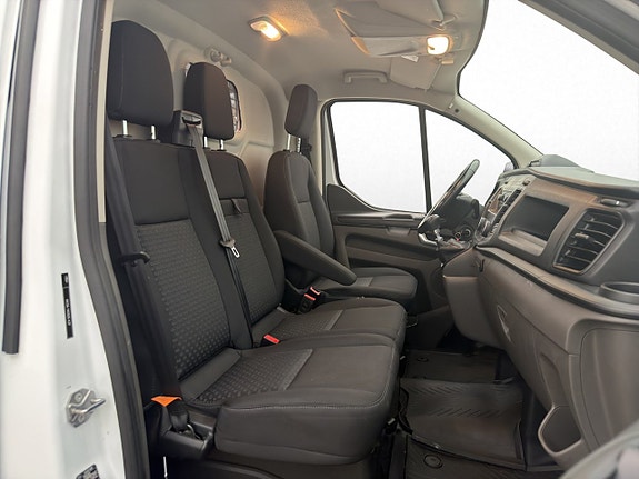 Ford Transit Custom 25 of 30
