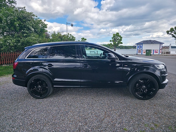 Audi Q7 4 of 5