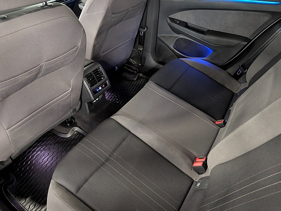 Volkswagen Golf Alltrack 9 of 21