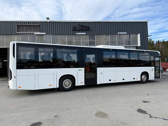Volvo 8900 3 of 12