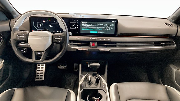 Kia K4 4 of 12