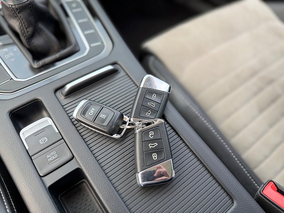 Volkswagen Passat 18 of 23