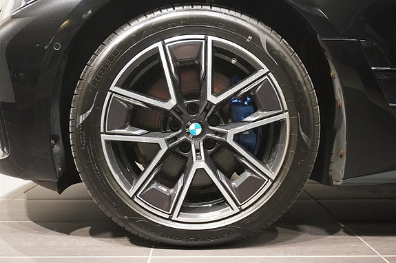 BMW i4 7 of 15
