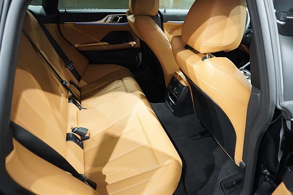 BMW i4 8 of 15