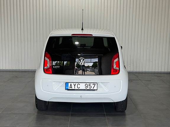 Volkswagen UP! 4 of 5