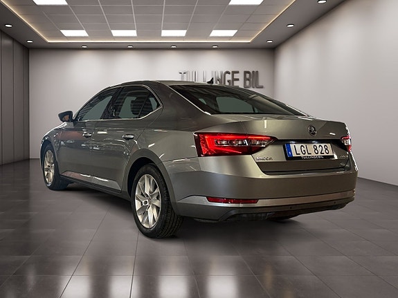 Skoda Superb 3 of 5