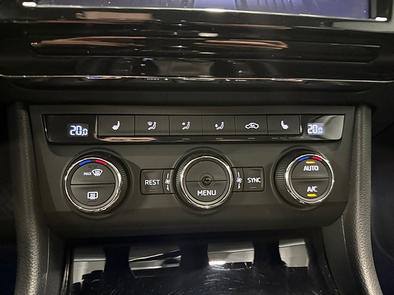 Skoda Superb 18 of 23
