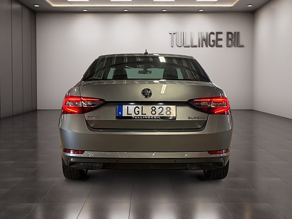 Skoda Superb 4 of 5