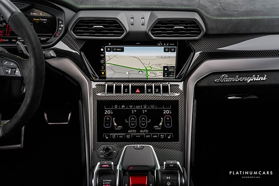 Lamborghini Urus 10 of 28