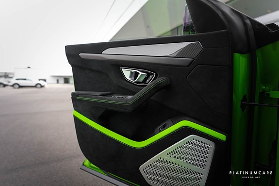 Lamborghini Urus 18 of 28