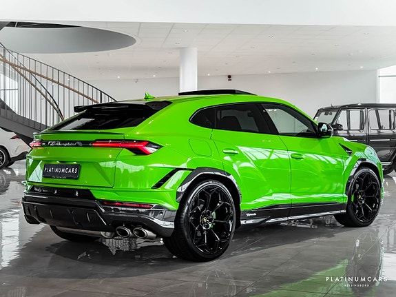 Lamborghini Urus 2 of 28