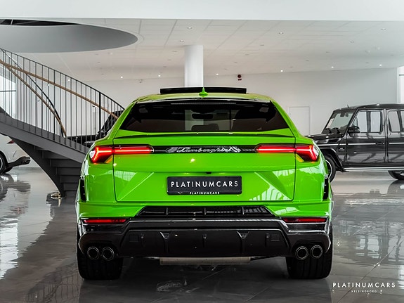Lamborghini Urus 4 of 28