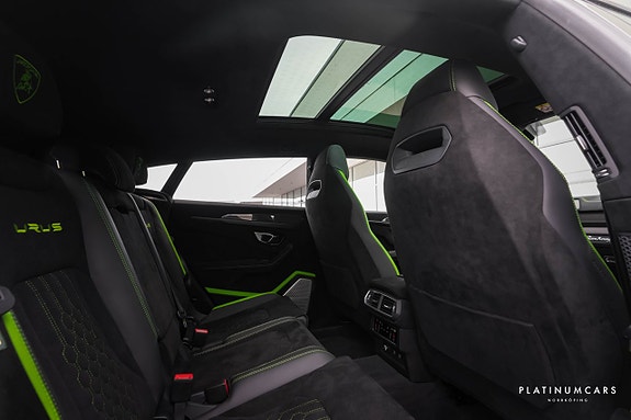 Lamborghini Urus 7 of 28