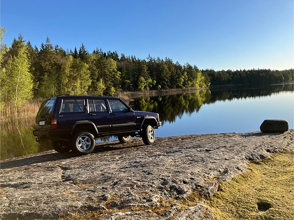 Jeep Cherokee 11 of 13