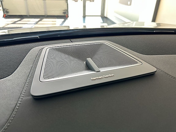 Polestar 4 11 of 13