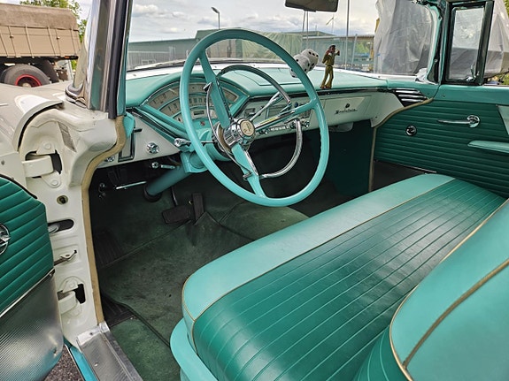 Mercury Montclair 6 of 7