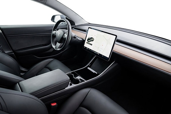 Tesla Model 3 21 of 24