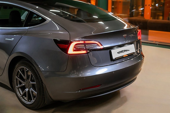 Tesla Model 3 4 of 24