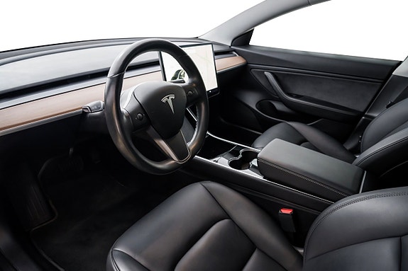 Tesla Model 3 10 of 24