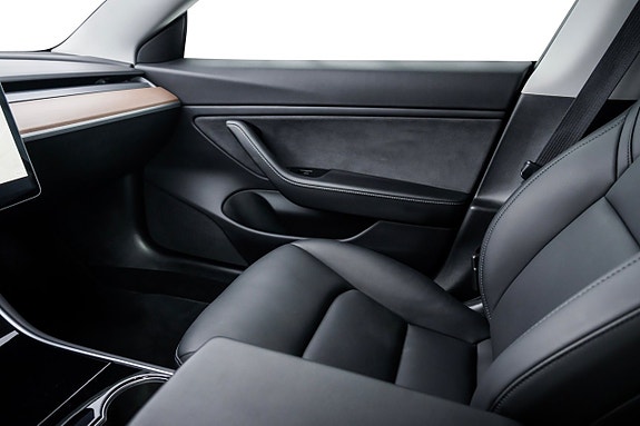 Tesla Model 3 16 of 24