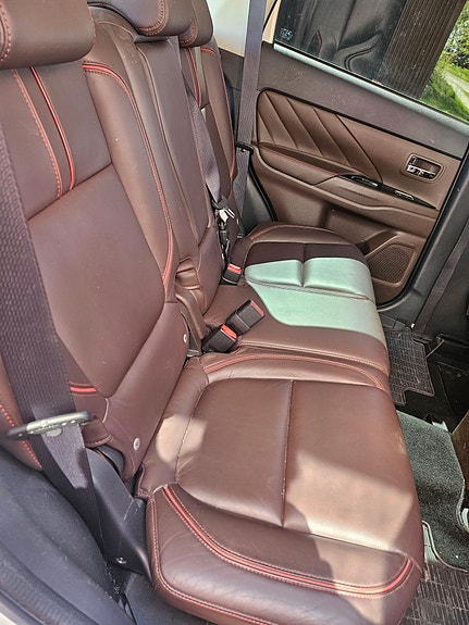 Mitsubishi Outlander 4 of 5