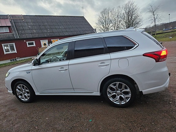 Mitsubishi Outlander 3 of 5