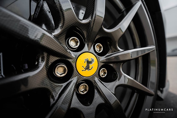 Ferrari SF90 Spider 27 of 28