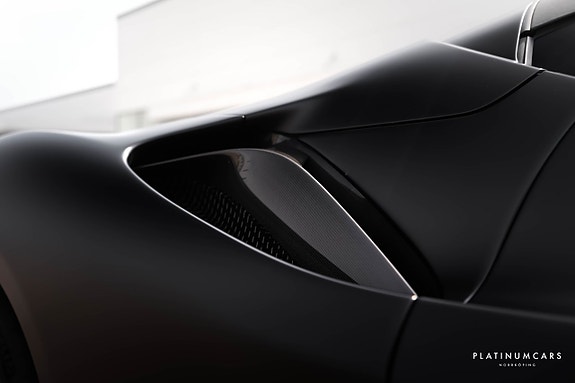 Ferrari SF90 Spider 22 of 28