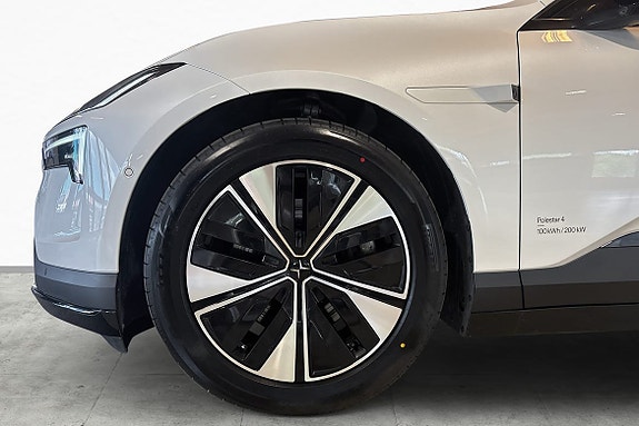 Polestar 4 6 of 30