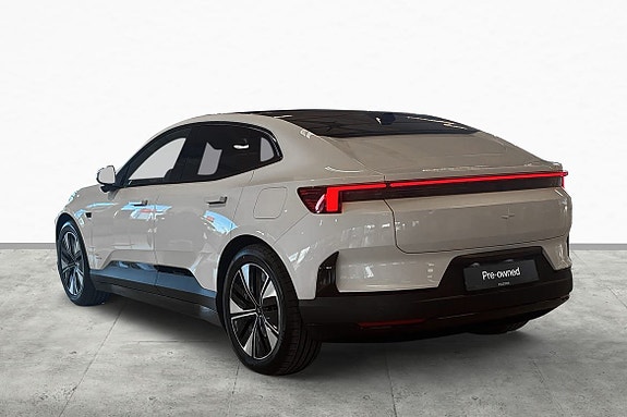 Polestar 4 8 of 30
