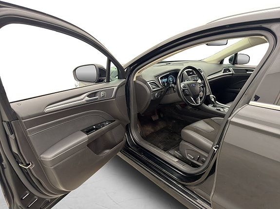 Ford Mondeo 15 of 30