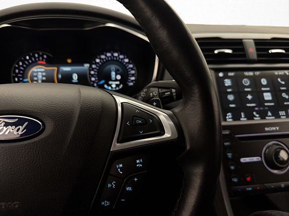 Ford Mondeo 23 of 30