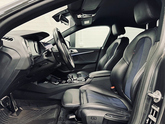 BMW 218 12 of 27