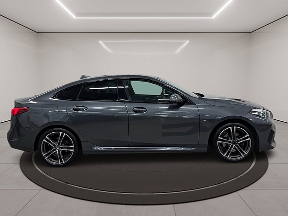 BMW 218 24 of 27