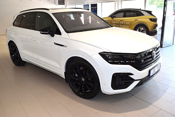 Volkswagen Touareg 3 of 5