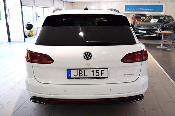 Volkswagen Touareg 6 of 9