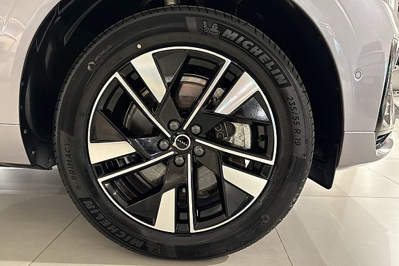 Volvo XC60 12 of 16