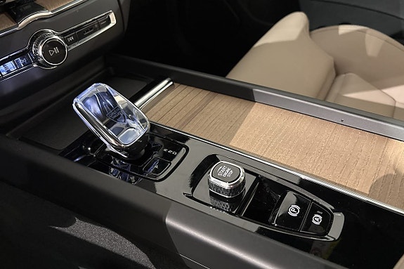 Volvo XC60 14 of 16