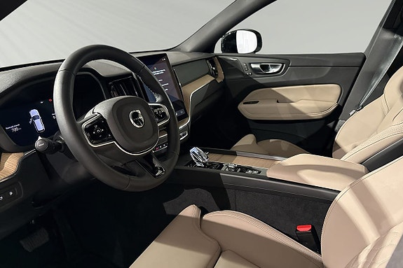 Volvo XC60 7 of 16