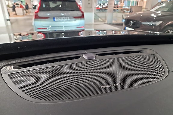 Volvo XC90 16 of 20