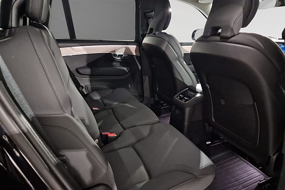 Volvo XC90 11 of 20