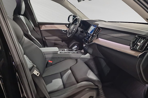 Volvo XC90 10 of 20
