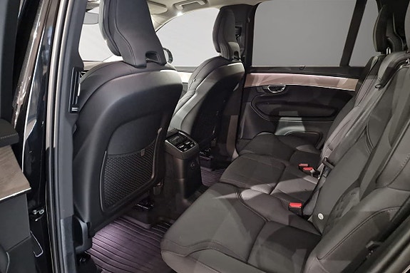 Volvo XC90 8 of 20